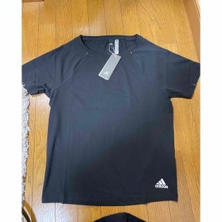 アディダス(adidas)のバッキー様専用　アディダス　Tシャツタグ付き新品未使用(ウェア)