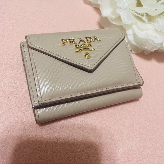 PRADA(プラダ)の良品♡PRADA三つ折り財布♡MOVE レディースのファッション小物(財布)の商品写真