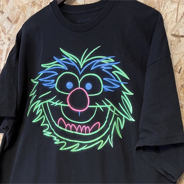 SESAME STREET(セサミストリート)のThe Muppets ザ　マペッツ　アニマルTシャツ　ネオンプリント メンズのトップス(Tシャツ/カットソー(半袖/袖なし))の商品写真