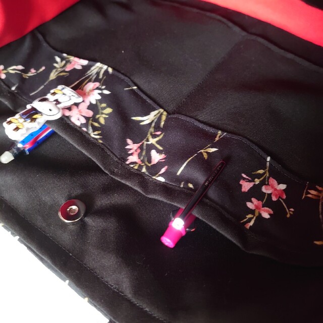 ボタニカル柄コッカ　サイドポケット　肩掛けトートバッグ　ハンドメイド ハンドメイドのファッション小物(バッグ)の商品写真