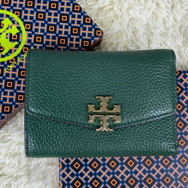 トリーバーチ キラ ミディアムウォレット 折り財布 モスグリーン シボ革 最大10%OFFクーポン コーチ 長財布 エナメル モスグリーン レザー 財布 ウォレット