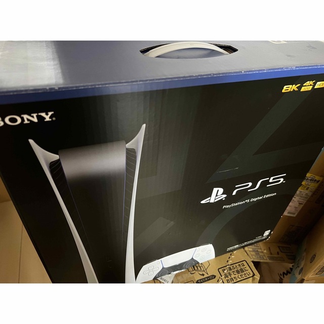 SONY(ソニー)のPS5 プレイステーション5本体 デジタル・エディション DE 美品 エンタメ/ホビーのゲームソフト/ゲーム機本体(家庭用ゲーム機本体)の商品写真