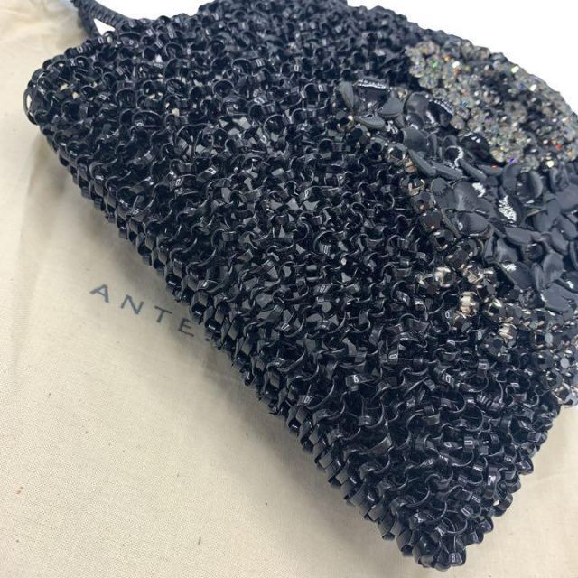ANTEPRIMA(アンテプリマ)の【極美品✨】アンテプリマ ハローキティ ワイヤーバッグ ハンドバッグ 黒 レディースのバッグ(ハンドバッグ)の商品写真