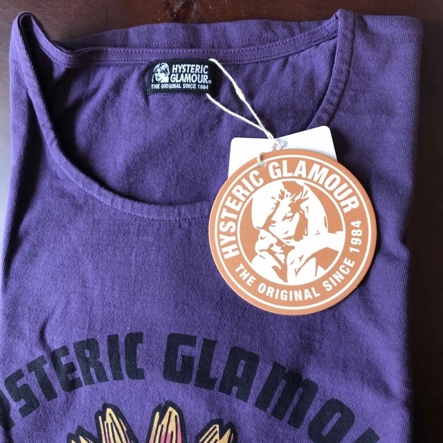 HYSTERIC GLAMOUR(ヒステリックグラマー)のヒステリックグラマー　flower power Tシャツ　パープル 新品未使用 レディースのトップス(Tシャツ(半袖/袖なし))の商品写真