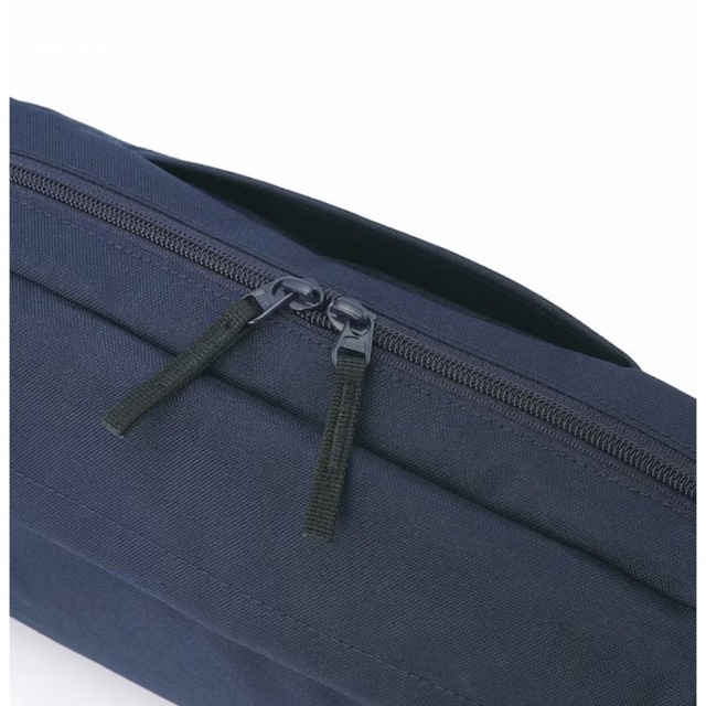 MUJI (無印良品)(ムジルシリョウヒン)の新品　タグ付き　無印良品撥水ショルダーバッグ　ネイビー レディースのバッグ(ショルダーバッグ)の商品写真