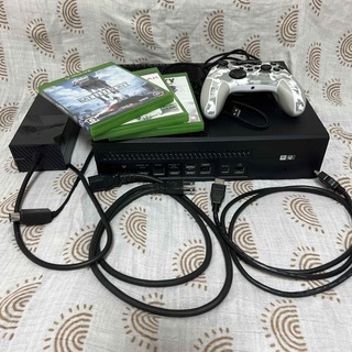 エックスボックス(Xbox)のxbox one  2015年式(家庭用ゲーム機本体)
