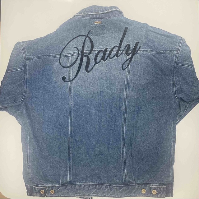 Rady(レディー)のRady 刺繍ロゴ デニムジャケット スキニー付 レディースのジャケット/アウター(Gジャン/デニムジャケット)の商品写真