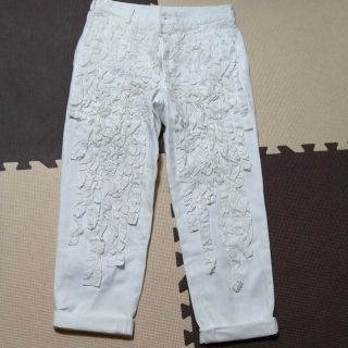 コムデギャルソン(COMME des GARCONS)のCOMME des GARCONS フリル White パンツ  pants(スラックス)