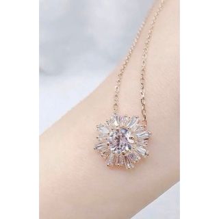 スワロフスキー(SWAROVSKI)の【SWAROVSKI】スワロフスキー  SUNSHINE ペンダント(ネックレス)