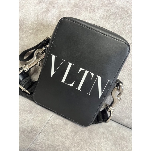 VLTN ショルダーバッグ