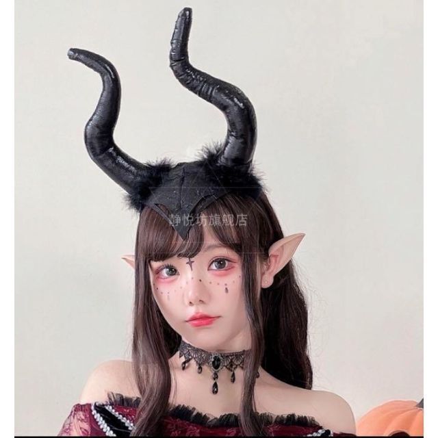 かわいく変身♡ハロウィン 角 悪魔 カチューシャ コスプレ デビル プチ仮装 赤 エンタメ/ホビーのコスプレ(小道具)の商品写真