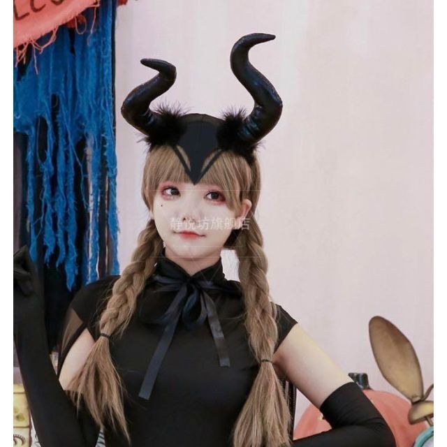 かわいく変身♡ハロウィン 角 悪魔 カチューシャ コスプレ デビル プチ仮装 赤 エンタメ/ホビーのコスプレ(小道具)の商品写真