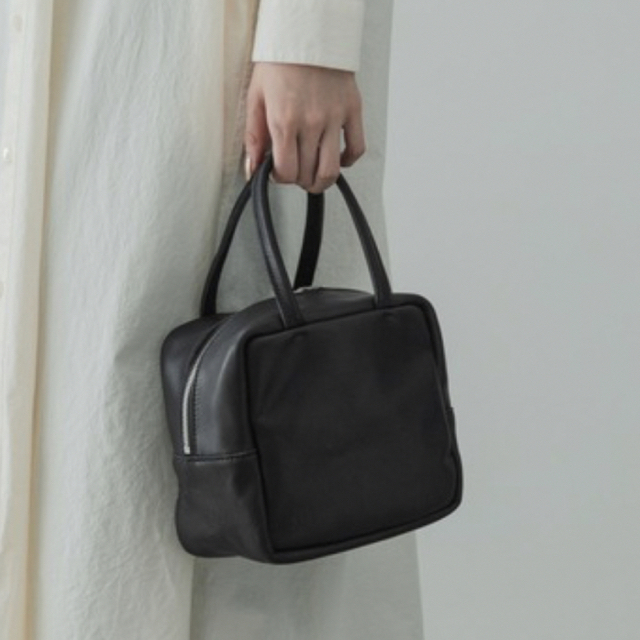 MORMYRUS - MORMYRUS cube tote レザーキューブトートバッグSの MORMYRUS - MORMYRUS cube tote レザーキューブトートバッグSの