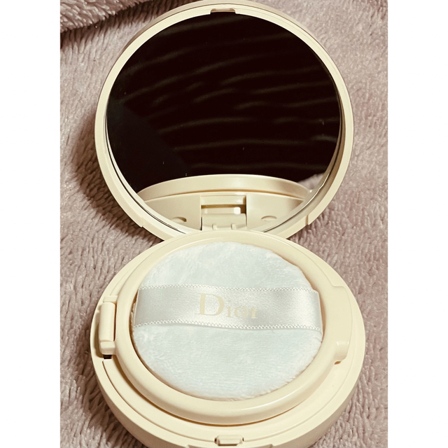 Dior(ディオール)のDior クッションパウダー ラベンダー コスメ/美容のベースメイク/化粧品(フェイスパウダー)の商品写真