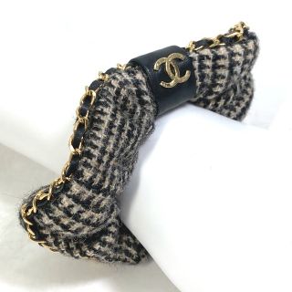 CHANEL - シャネル CHANEL ツイード柄 CC ココマーク 22A チェーン