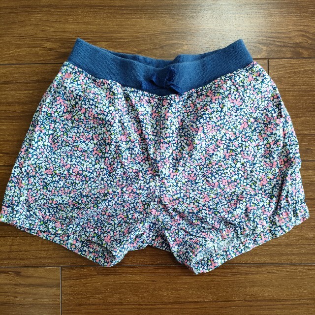 西松屋(ニシマツヤ)のショートパンツ キッズ/ベビー/マタニティのキッズ服女の子用(90cm~)(パンツ/スパッツ)の商品写真