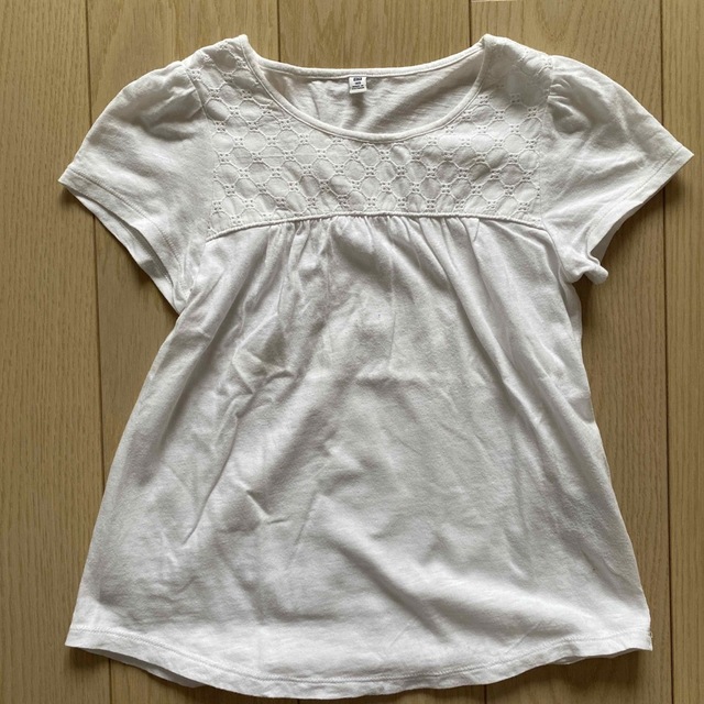 UNIQLO(ユニクロ)の半袖　Tシャツ　ユニクロ　140 キッズ/ベビー/マタニティのキッズ服女の子用(90cm~)(Tシャツ/カットソー)の商品写真