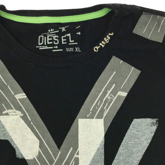 DIESEL(ディーゼル)のDIESEL ディーゼル SYK　フロントプリントクルーネック半袖Tシャツ　ブラック メンズのトップス(Tシャツ/カットソー(半袖/袖なし))の商品写真