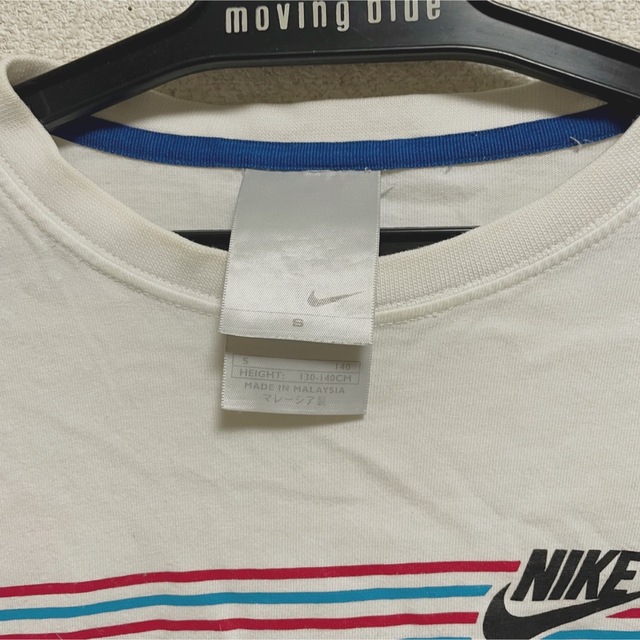 NIKE(ナイキ)のNike ナイキ　白　ホワイト　ロングTシャツ　長袖シャツ レディースのトップス(Tシャツ(長袖/七分))の商品写真