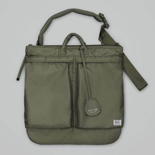 ハイク(HYKE)の【未使用】HYKE x Porter ヘルメットバッグ（ラージ、オリーブ）(ショルダーバッグ)