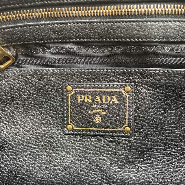 PRADA プラダ  バッグ　A4可能　黒　ブラック