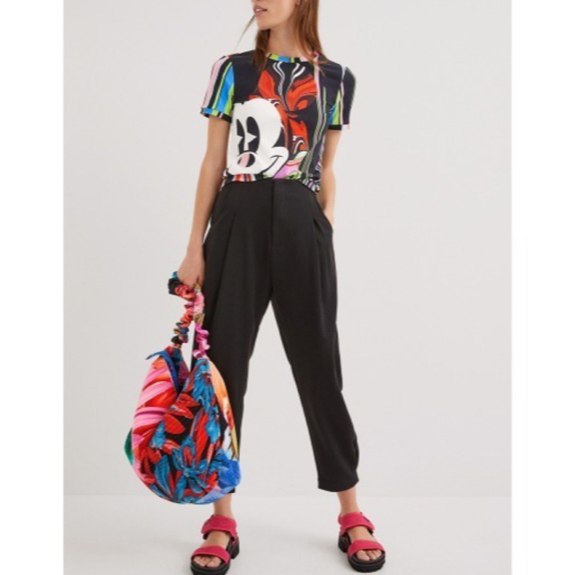 DESIGUAL(デシグアル)の美品✨定価12,900円　デシグアル　半袖Tシャツ　Lサイズ　大特価 レディースのトップス(カットソー(半袖/袖なし))の商品写真