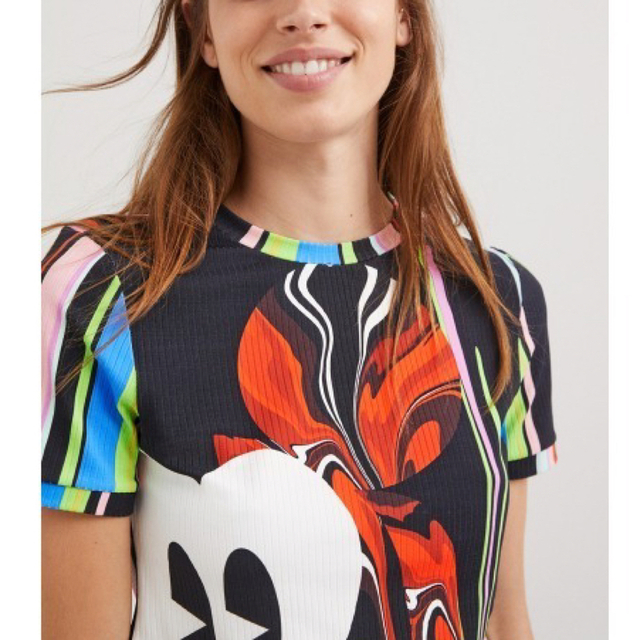 DESIGUAL(デシグアル)の美品✨定価12,900円　デシグアル　半袖Tシャツ　Lサイズ　大特価 レディースのトップス(カットソー(半袖/袖なし))の商品写真