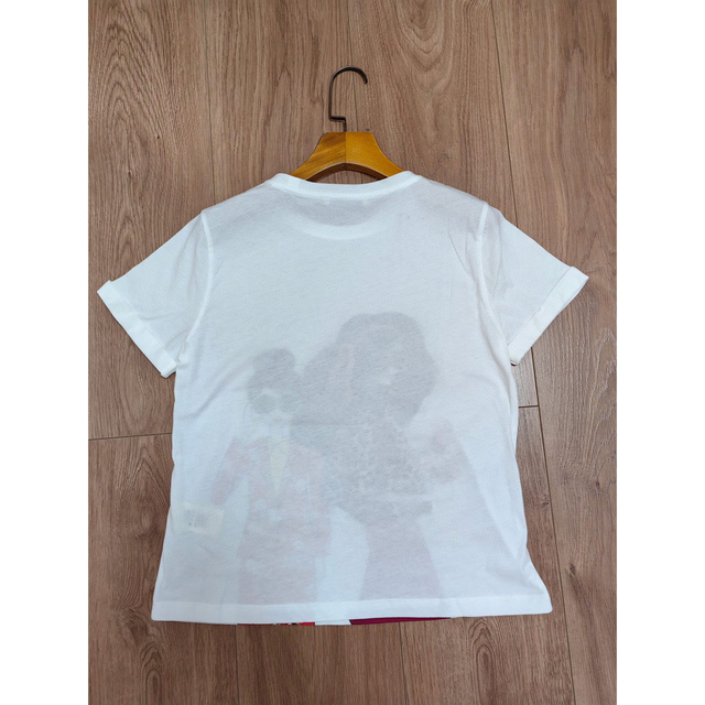 Alice+Olivia(アリスアンドオリビア)の❤️★Alice olive 2023新作新品　白　人形　Tシャツ　オシャレ レディースのトップス(Tシャツ(半袖/袖なし))の商品写真