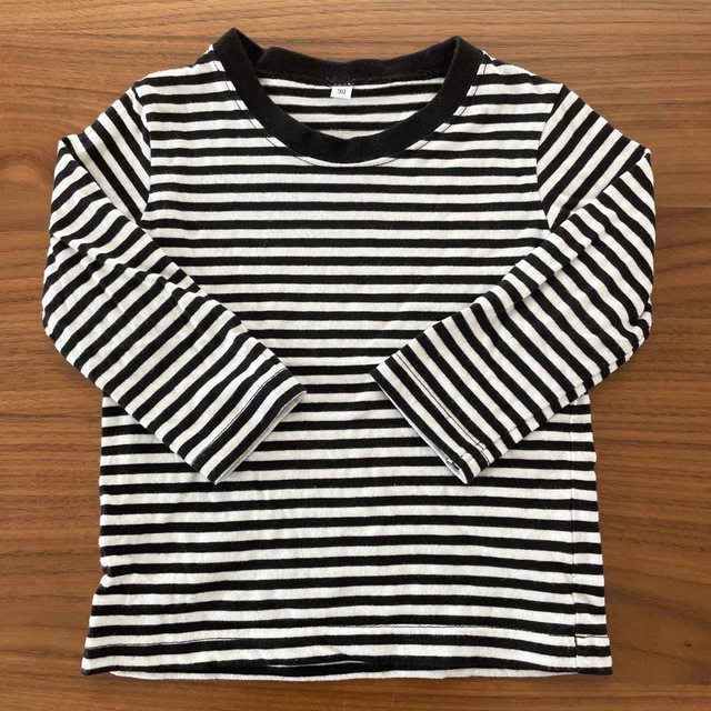 子供　長袖Tシャツ　ボーダー　サイズ90㎝ キッズ/ベビー/マタニティのキッズ服男の子用(90cm~)(Tシャツ/カットソー)の商品写真