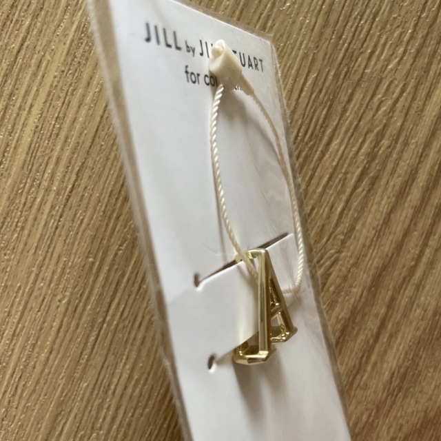 JILL by JILLSTUART(ジルバイジルスチュアート)のJILLSTUART イニシャルチャーム レディースのアクセサリー(チャーム)の商品写真