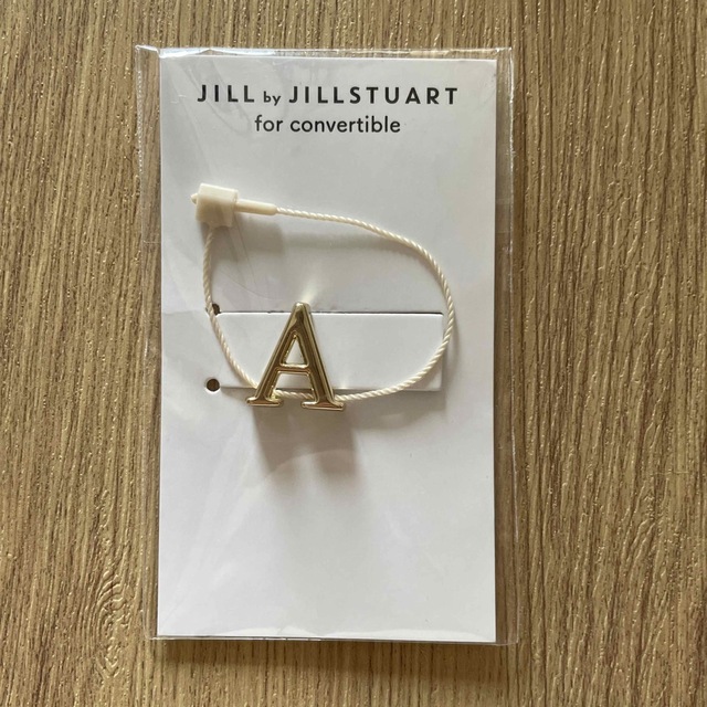 JILL by JILLSTUART(ジルバイジルスチュアート)のJILLSTUART イニシャルチャーム レディースのアクセサリー(チャーム)の商品写真