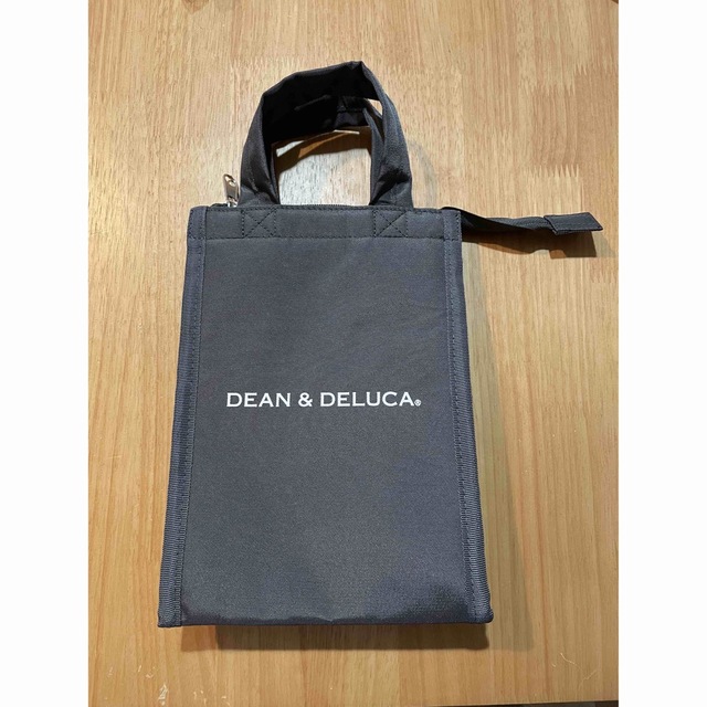 DEAN & DELUCA(ディーンアンドデルーカ)のDEAN & DELUCA クーラーバッグ オンライン 限定 グレー S 新品 レディースのバッグ(トートバッグ)の商品写真