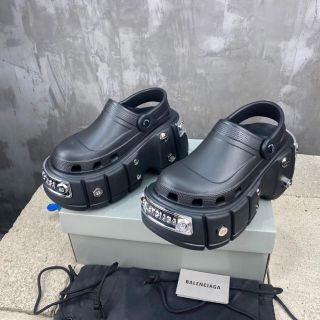 黒 桜古典 未使用 バレンシアガBALENCIAGA ×Crocs 厚底サンダル38