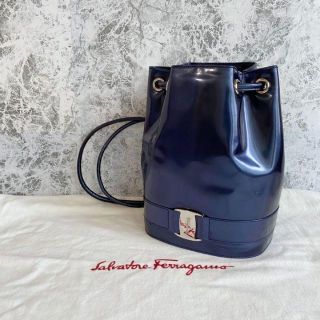 サルヴァトーレフェラガモ(Salvatore Ferragamo)の極美品　サルバトーレフェラガモ　ヴァラリボン　リュックサック(リュック/バックパック)