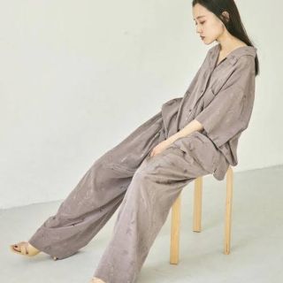 トゥデイフル(TODAYFUL)のTODAYFUL  新品 22ss スワローサテンシャツ パンツ セットアップ(セット/コーデ)