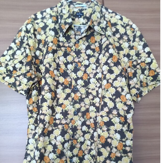Paul Smith(ポールスミス)のポール・スミスPaul Smith花柄半袖シャツXL メンズのトップス(Tシャツ/カットソー(半袖/袖なし))の商品写真