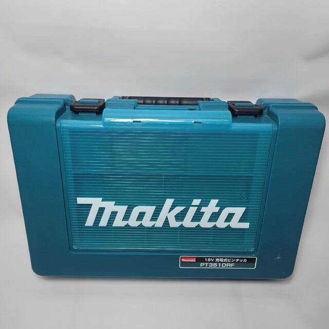 Makita(マキタ)の【美品】マキタ PT351D 18v 充電式ピンタッカ 新品ケース付き インテリア/住まい/日用品のインテリア/住まい/日用品 その他(その他)の商品写真