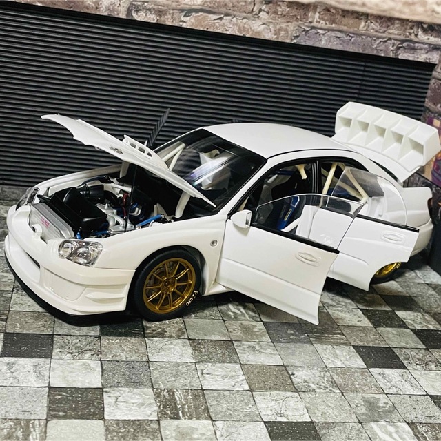 スバル(スバル)の1/18 AUTOart スバル GDB インプレッサ WRC プレーンボディ エンタメ/ホビーのおもちゃ/ぬいぐるみ(ミニカー)の商品写真