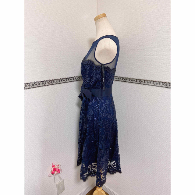 新品タグ付け☆ TADASHI SHOJI 紺色　サイズ4 (T34)