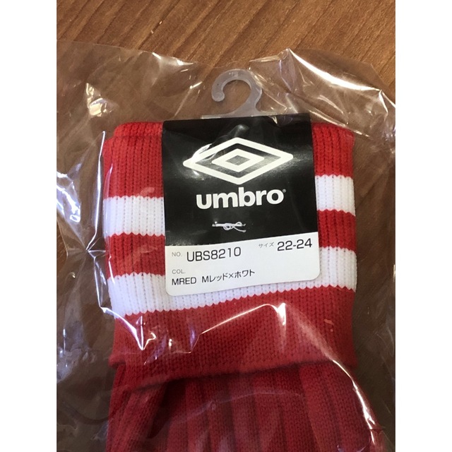 UMBRO(アンブロ)のサッカーソックス　アンブロ　サイズ22〜24【らいと様専用) スポーツ/アウトドアのサッカー/フットサル(ウェア)の商品写真