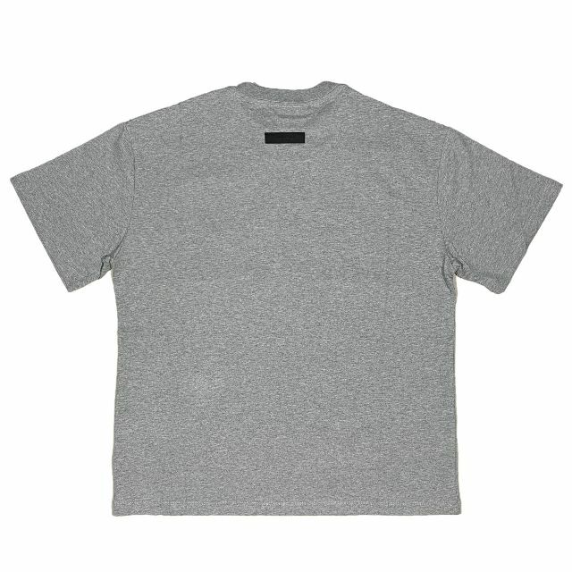 FEAR OF GOD(フィアオブゴッド)のFOG エッセンシャルズ 1977ロゴ 半袖 Tシャツ グレー M メンズのトップス(Tシャツ/カットソー(半袖/袖なし))の商品写真