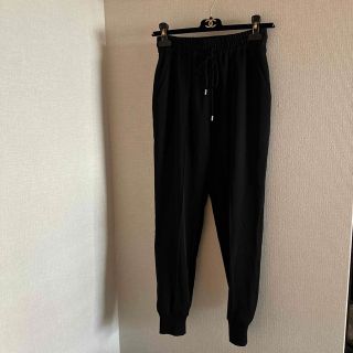 フォクシーニューヨーク(FOXEY NEW YORK)のFOXEY NEWYORK カジュアル　パンツ　ブラック　美品(カジュアルパンツ)