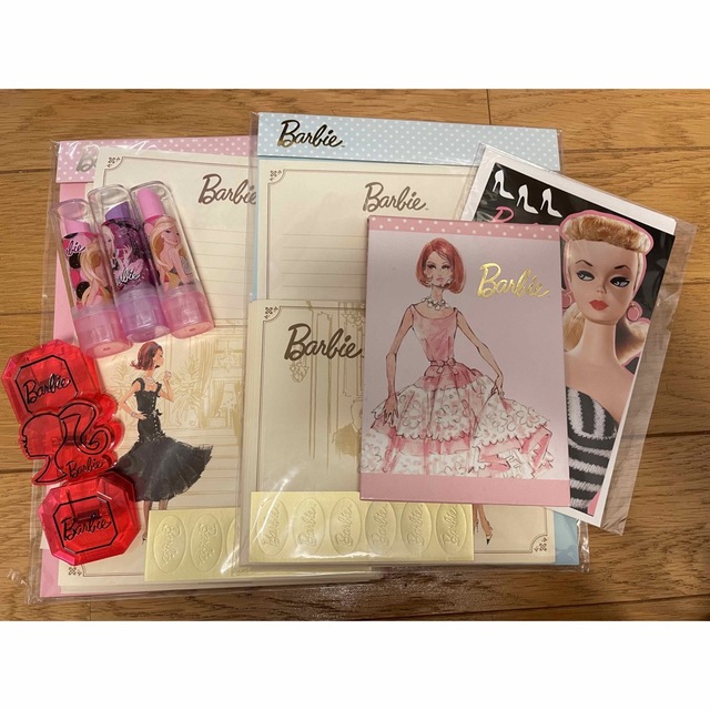 Barbie(バービー)のBarbie ステーショナリーセット インテリア/住まい/日用品の文房具(ノート/メモ帳/ふせん)の商品写真
