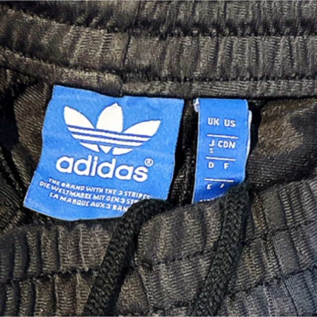 adidas(アディダス)のアディダス オリジナルス 市原隼人 ゴールド ジャージ 金 パンツ パーカー メンズのトップス(ジャージ)の商品写真