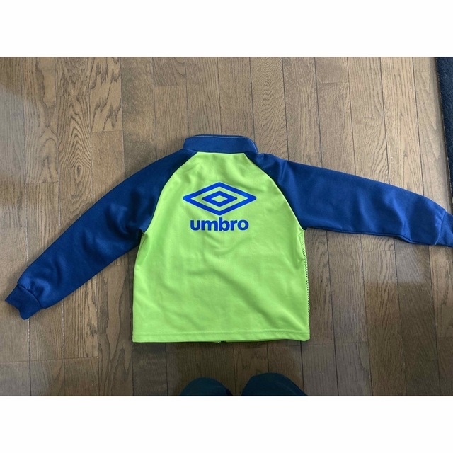 UMBRO(アンブロ)の《本日限定SALE》UMBROジャージ キッズ120サイズ キッズ/ベビー/マタニティのキッズ服男の子用(90cm~)(ジャケット/上着)の商品写真