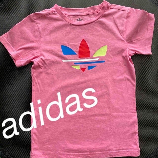 adidas(アディダス)のadidas Tシャツ キッズ/ベビー/マタニティのキッズ服男の子用(90cm~)(Tシャツ/カットソー)の商品写真