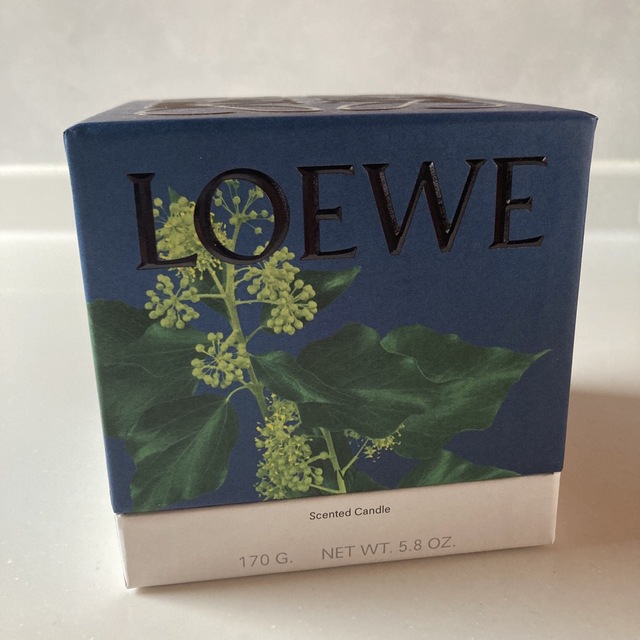 LOEWE(ロエベ)のLOEWE ロエベ　キャンドル　香り　アロマ　新品未開封 コスメ/美容のリラクゼーション(キャンドル)の商品写真