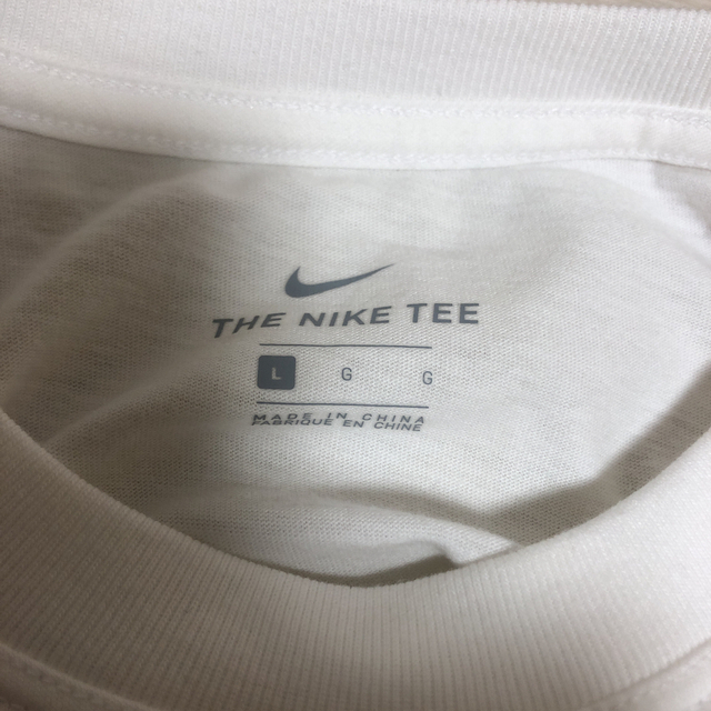 NIKE(ナイキ)の女の子　160㎝　新品　Tシャツ　ナイキ　NIKE キッズ/ベビー/マタニティのキッズ服女の子用(90cm~)(Tシャツ/カットソー)の商品写真