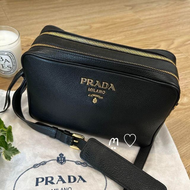 PRADA　プラダ　ヴィッテロレザーショルダーバッグ　斜めがけポシェット　美品