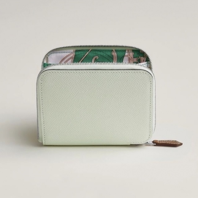 楽天最安値に挑戦】 Hermes - シルクインコンパクト 新色 ヴェール